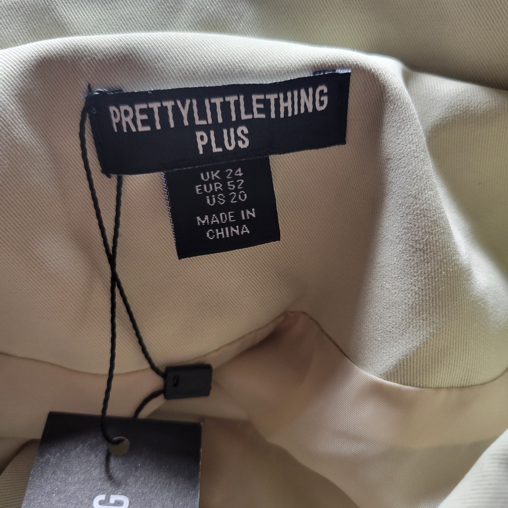 PrettyLittleThings Plus Cream Cropped Jacket - Picture 5 of 6